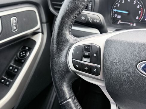 Used 2022 Ford Explorer XLT image 71