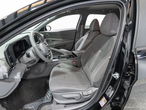 Used 2023 Hyundai Elantra SEL FWD image 15