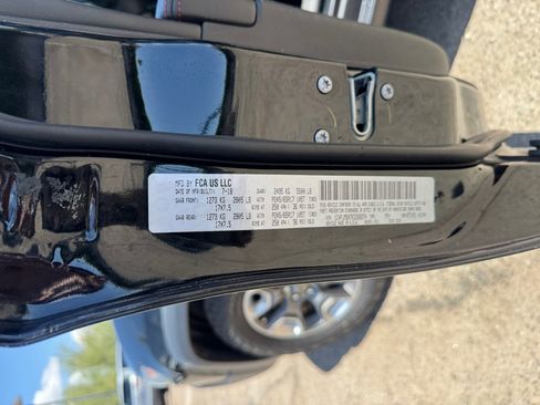 Used 2019 Jeep Cherokee Trailhawk w/ Cold Weather Group AWD/4WD image 25