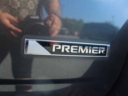 Used 2017 Chevrolet Equinox Premier w/ Enhanced Convenience Package AWD/4WD image 8