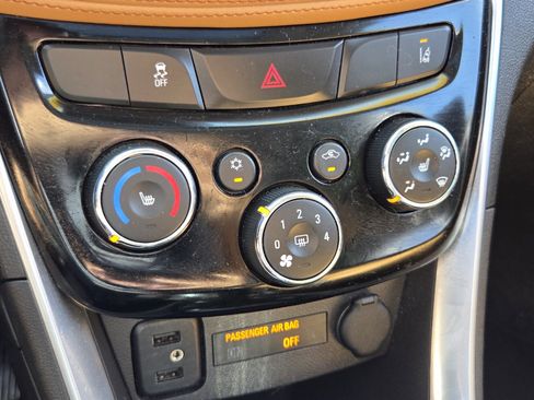 Used 2018 Chevrolet Trax Premier FWD image 27