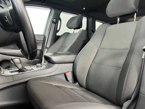 Used 2019 Jeep Grand Cherokee Laredo AWD/4WD image 17