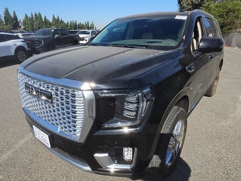 Used 2023 GMC Yukon Denali RWD image 3
