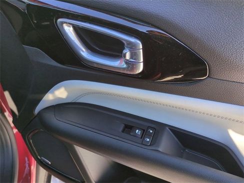 Used 2023 Jeep Compass Limited w/ Sun and Sound Group image 28