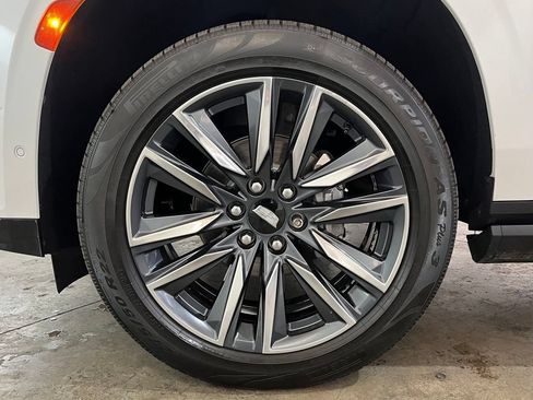 Used 2022 Cadillac Escalade Sport Platinum w/ Heavy-Duty Trailer Package AWD/4WD image 17