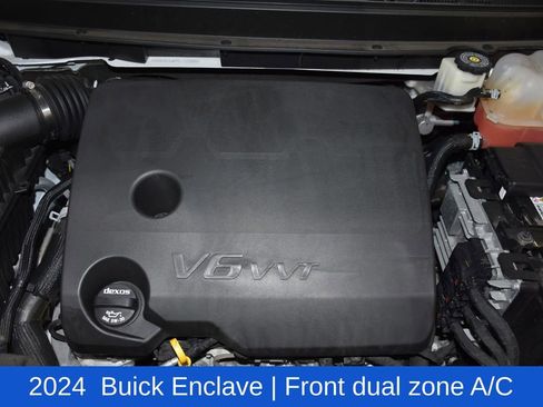 Used 2024 Buick Enclave Premium image 7