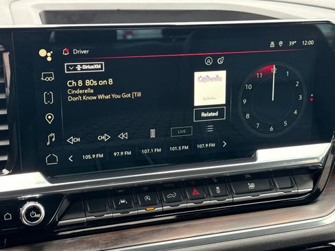 Used 2025 GMC Sierra 1500 SLT image 19