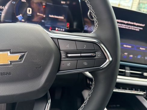 New 2026 Chevrolet Equinox EV LT image 17