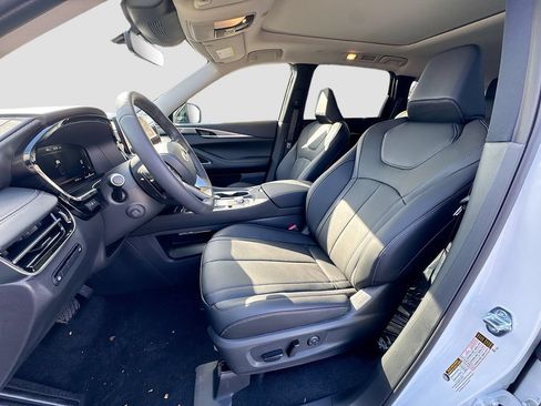 Certified 2026 INFINITI QX60 Luxe w/ Cargo Package FWD image 23