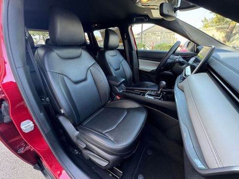 Used 2025 Jeep Compass Limited AWD/4WD image 37