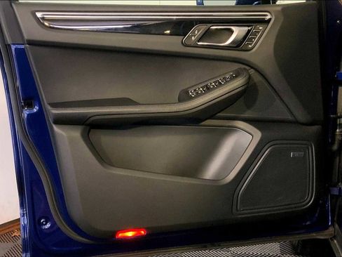 Certified 2024 Porsche Macan image 25