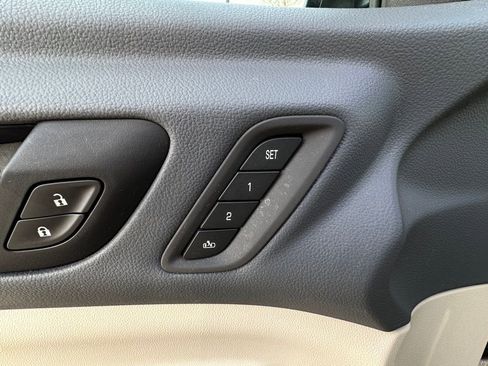 Used 2021 GMC Acadia Denali w/ Denali Ultimate Package AWD/4WD image 22
