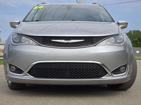 Used 2020 Chrysler Pacifica Limited FWD image 15