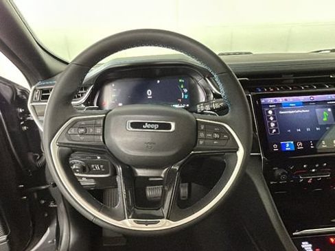 Used 2022 Jeep Grand Cherokee Trailhawk AWD/4WD image 14