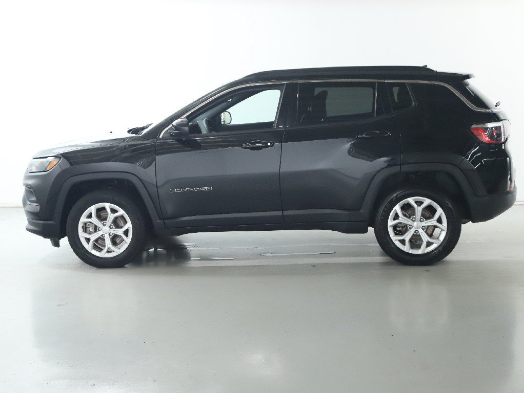 Used 2024 Jeep Compass Latitude AWD/4WD image 39