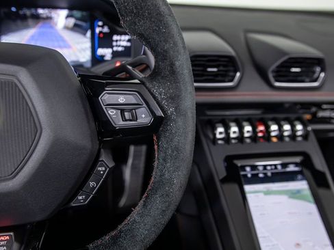 Used 2020 Lamborghini Huracan EVO image 41