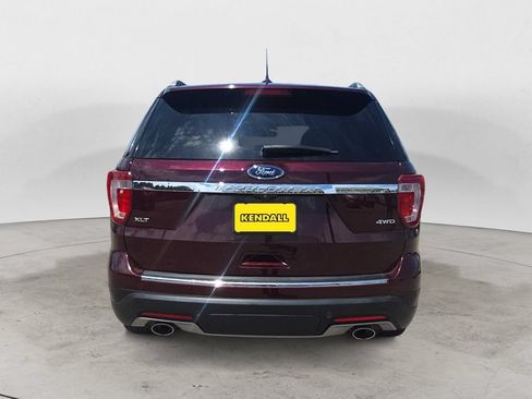 Used 2018 Ford Explorer XLT w/ Equipment Group 202A AWD/4WD image 6