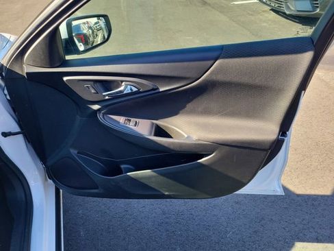Used 2021 Chevrolet Malibu LT FWD image 35