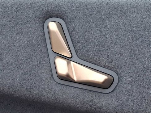 Used 2025 BMW iX xDrive50 image 26