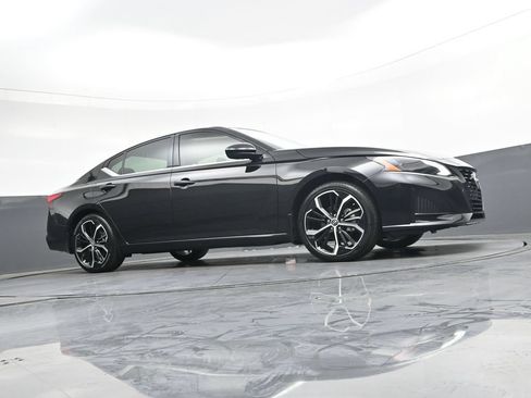 Certified 2025 Nissan Altima 2.5 SR FWD image 44