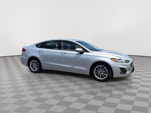 Used 2019 Ford Fusion SE FWD image 13