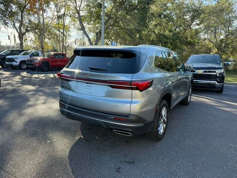 Used 2025 Buick Enclave Preferred image 10