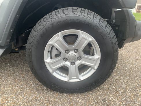 Used 2019 Jeep Wrangler Unlimited Sport S AWD/4WD image 8