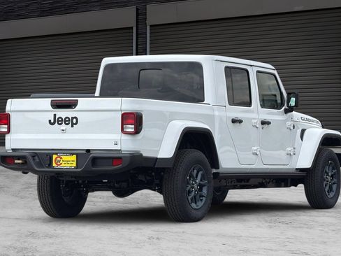 New 2026 Jeep Gladiator Sport AWD/4WD image 4