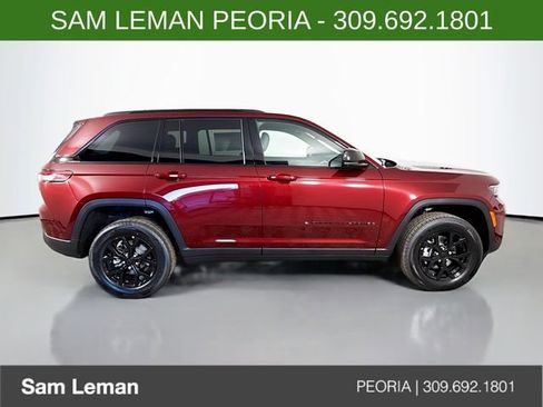 New 2025 Jeep Grand Cherokee Laredo image 8