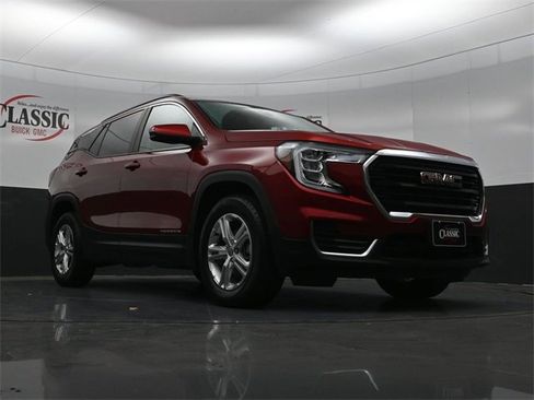 Used 2023 GMC Terrain SLE w/ Driver Convenience Package image 27