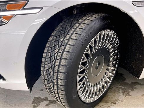 Used 2021 Genesis G90 3.3T Premium image 34