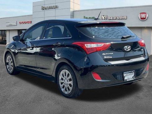 Used 2017 Hyundai Elantra GT FWD image 5