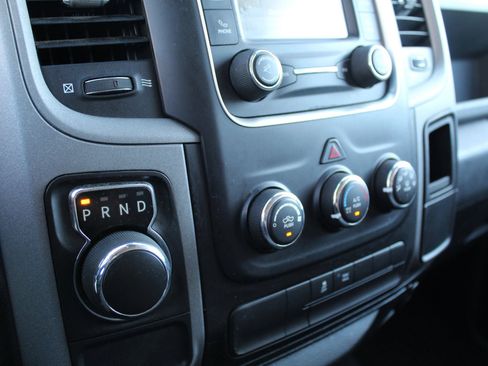 Used 2017 RAM 1500 Express RWD image 26