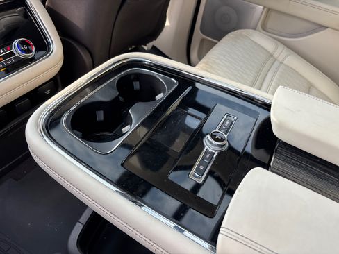 Certified 2020 Lincoln Navigator Black Label w/ Cargo Convenience Package AWD/4WD image 33