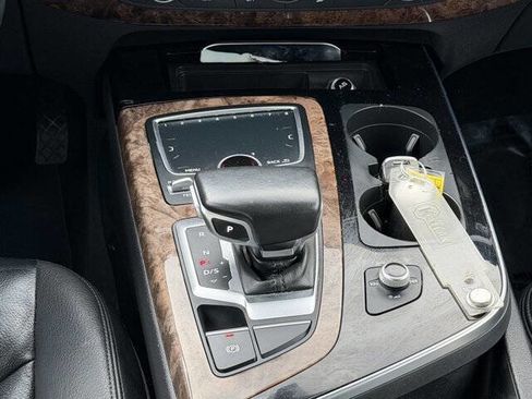 Used 2018 Audi Q7 3.0T Premium Plus image 18