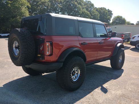 Used 2024 Ford Bronco Badlands AWD/4WD image 3