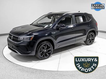 Used 2023 Volkswagen Taos SE w/ Black Wheel Package