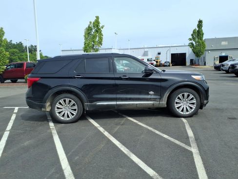 Used 2023 Ford Explorer King Ranch w/ Technology Package AWD/4WD image 3