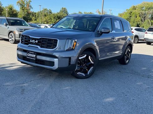 Used 2025 Kia Telluride S AWD/4WD image 3