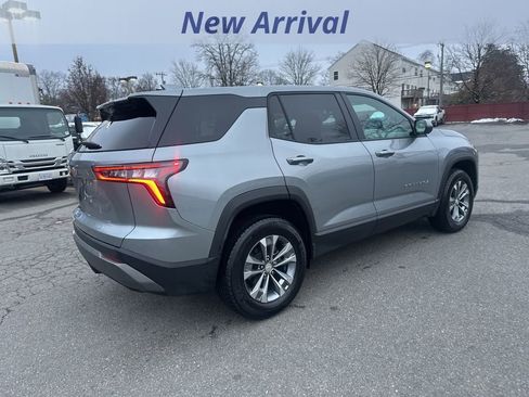 Certified 2025 Chevrolet Equinox LT image 3