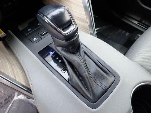 Certified 2021 Toyota Venza XLE image 24