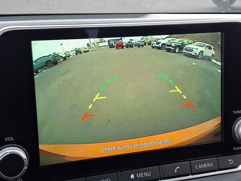 Used 2025 Nissan Sentra SR image 18