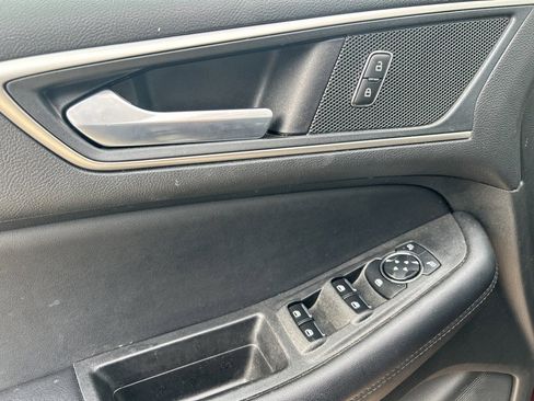 Used 2023 Ford Edge SEL image 11