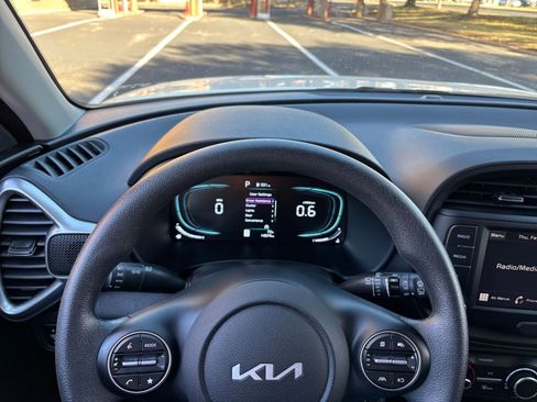 Used 2025 Kia Soul LX w/ LX Technology Package image 29