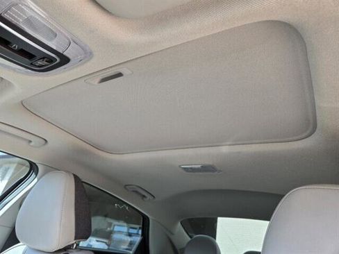 Used 2022 Hyundai Elantra Limited w/ Cargo Package image 13