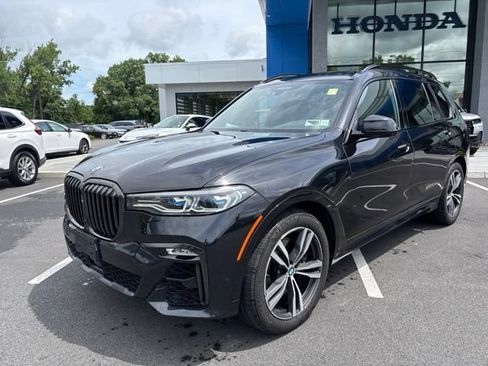 Used 2021 BMW X7 M50i w/ Dynamic Handling Package AWD/4WD image 2