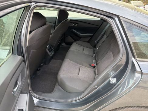 Certified 2025 Honda Accord SE image 15