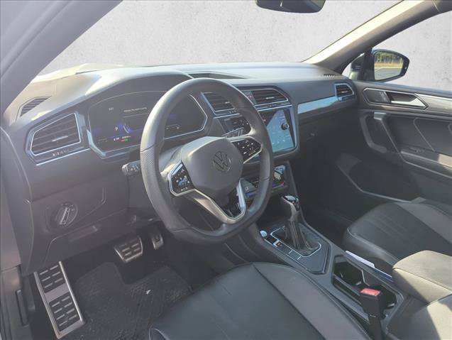 Used 2022 Volkswagen Tiguan SE R-Line FWD image 16