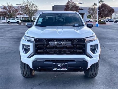 New 2026 GMC Canyon Elevation w/ LPO, Black Badging Package RWD image 17