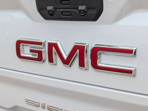 New 2026 GMC Sierra 1500 SLT w/ SLT Premium Plus Package AWD/4WD image 17